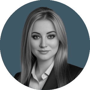 a headshot of Chelsey Goossens
